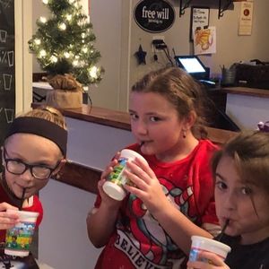 Meet your Posher, Charmava